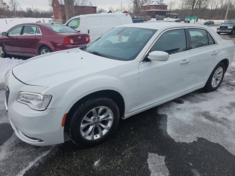2016 Chrysler 300 Limited's photo