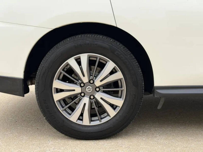 2017 Nissan Pathfinder SL