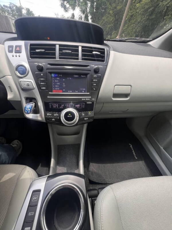 2012 Toyota Prius v Three