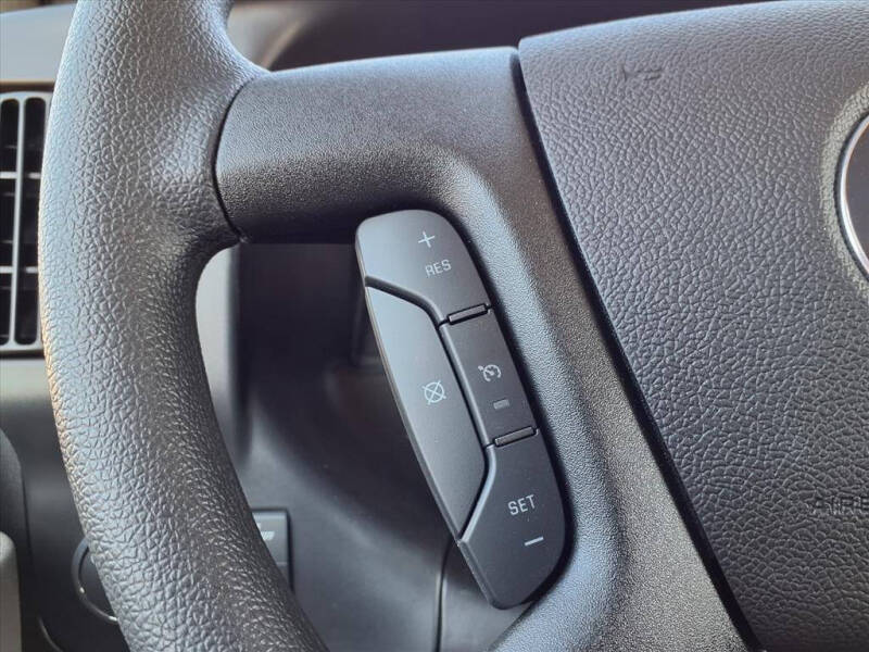 2025 Chevrolet Express 2500