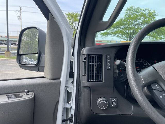 2025 Chevrolet Express 2500