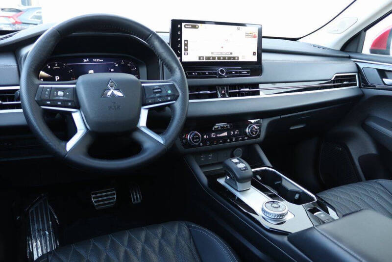 2025 Mitsubishi Outlander SEL