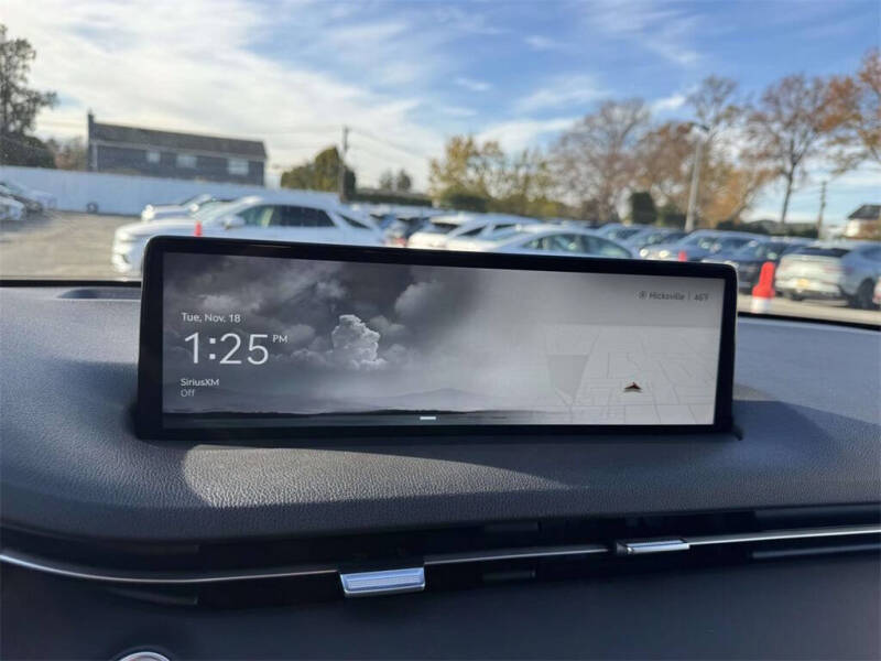 2023 Genesis GV70 2.5T Standard