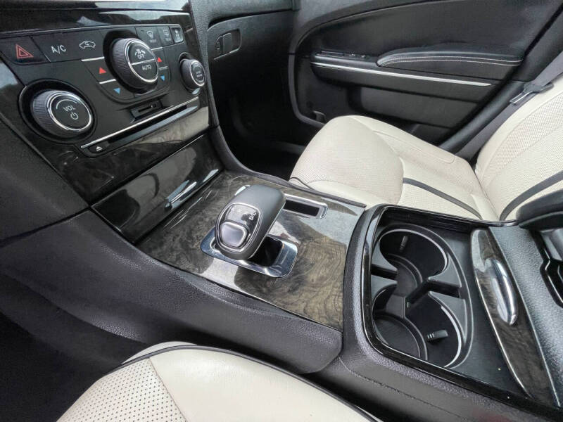 2014 Chrysler 300