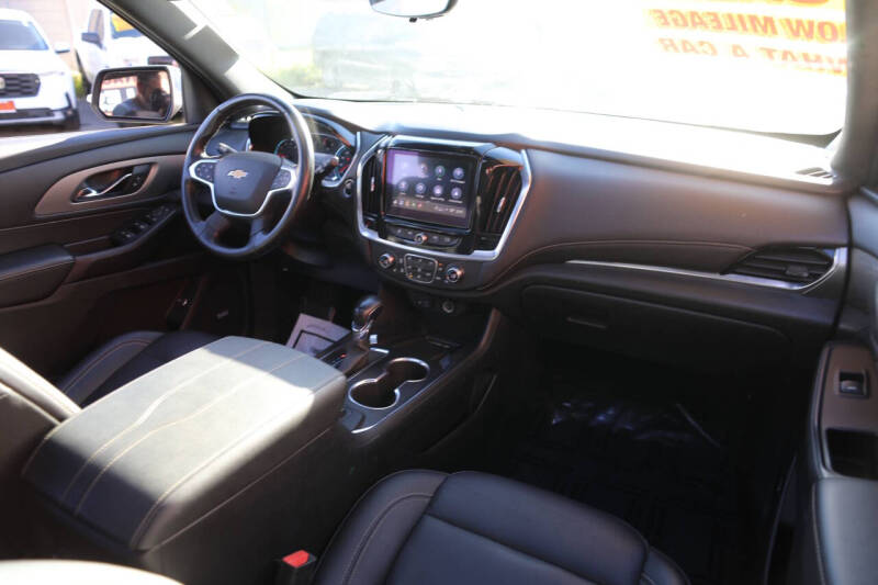 2022 Chevrolet Traverse LT Leather