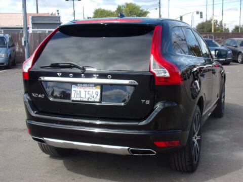 2015 Volvo XC60 T5 Drive-E Platinum