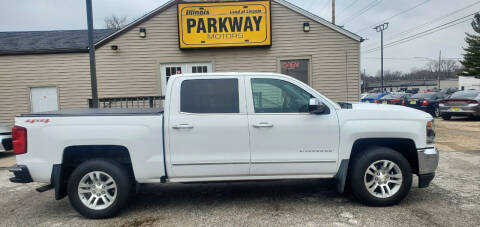 2017 Chevrolet Silverado 1500 for sale at Parkway Motors in Springfield IL