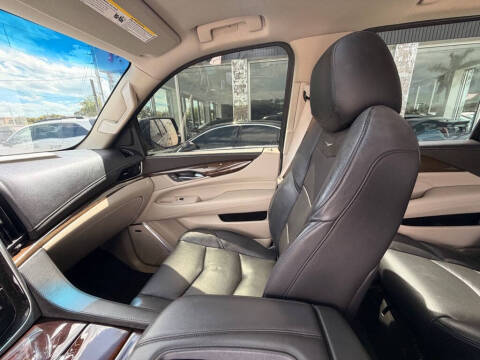 2018 Cadillac Escalade ESV Luxury