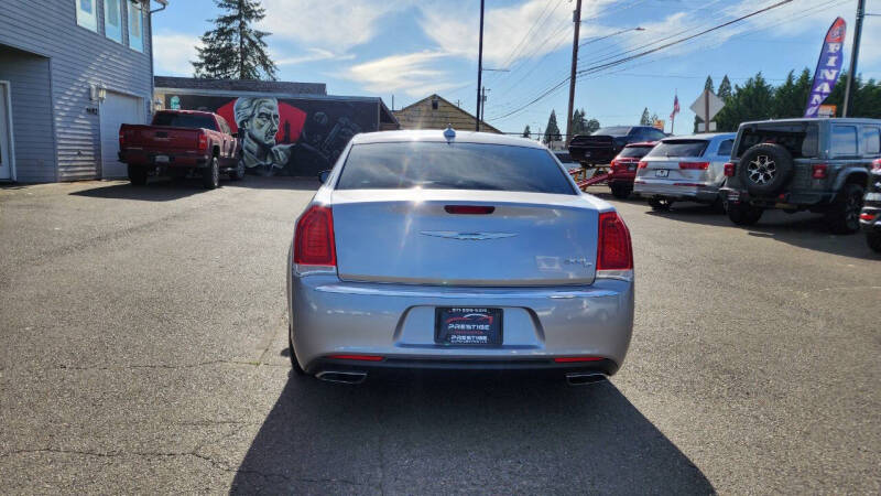 2016 Chrysler 300 C