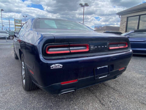 2016 Dodge Challenger SXT Plus
