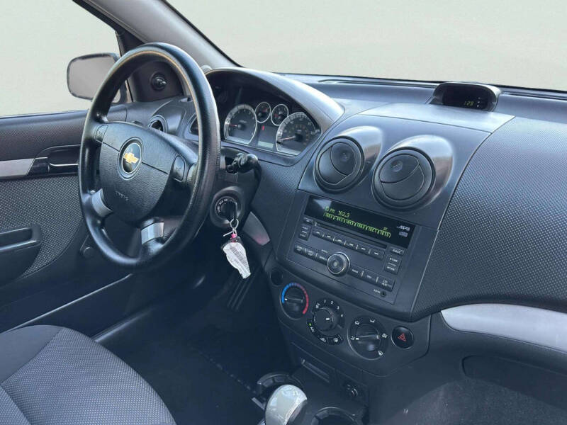 2011 Chevrolet Aveo LT