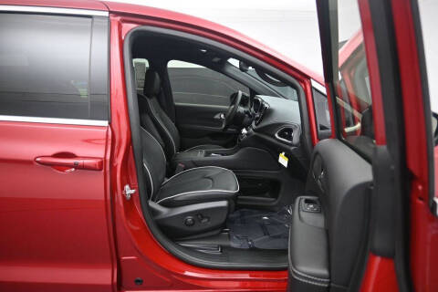 2027 Chrysler Pacifica Limited