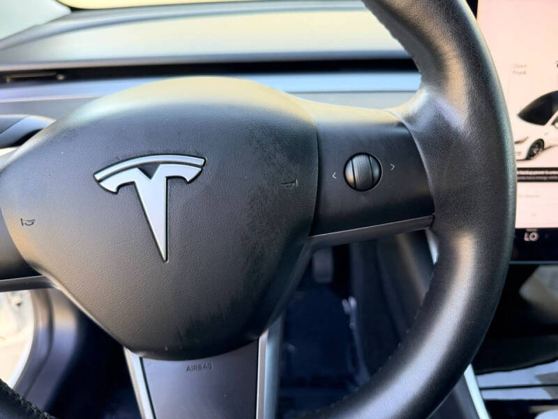 2019 Tesla Model 3 Standard Range Plus