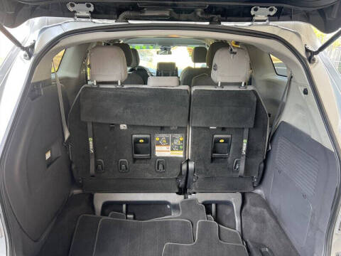 2021 Toyota Sienna LE 8-Passenger