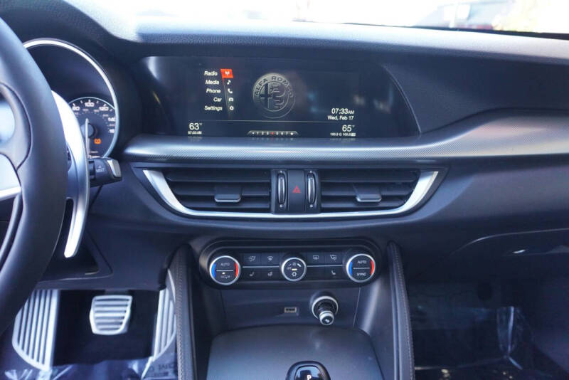 2018 Alfa Romeo Stelvio Ti Sport