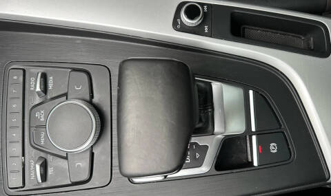 2017 Audi A4 2.0T quattro Premium