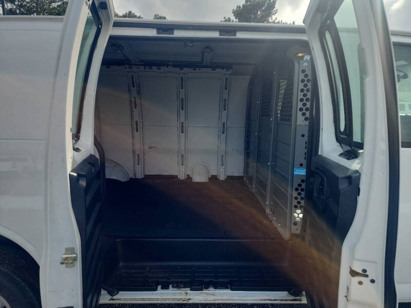 2022 Chevrolet Express 2500