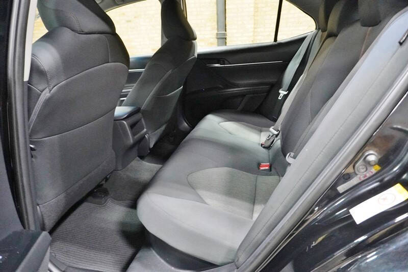 2018 Toyota Camry Hybrid LE