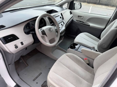 2012 Toyota Sienna