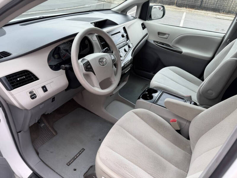2012 Toyota Sienna