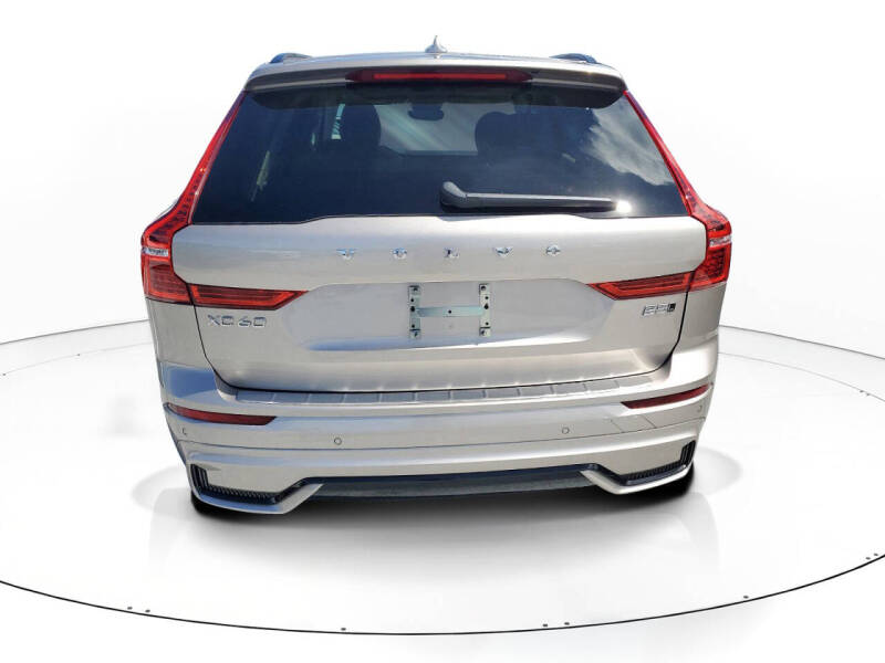 2025 Volvo XC60 B5 Plus Dark Theme