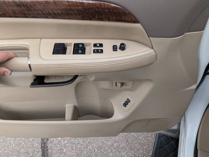 2012 Nissan Armada Platinum