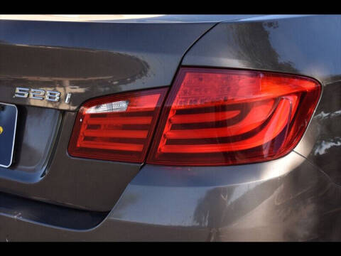 2012 BMW 5 Series 528i
