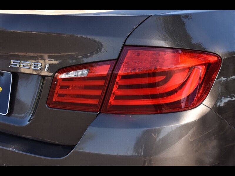 2012 BMW 5 Series 528i