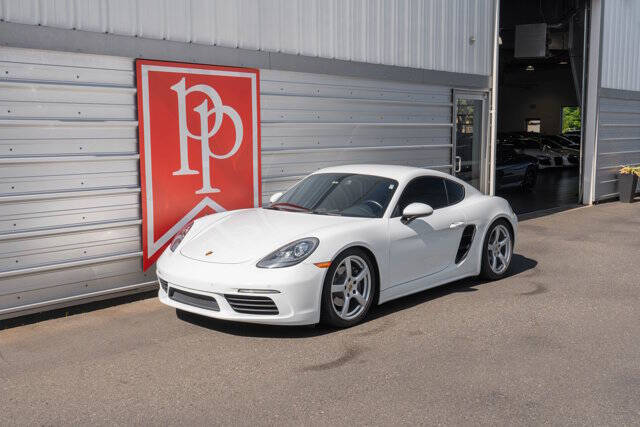 2017 Porsche 718 Cayman 9