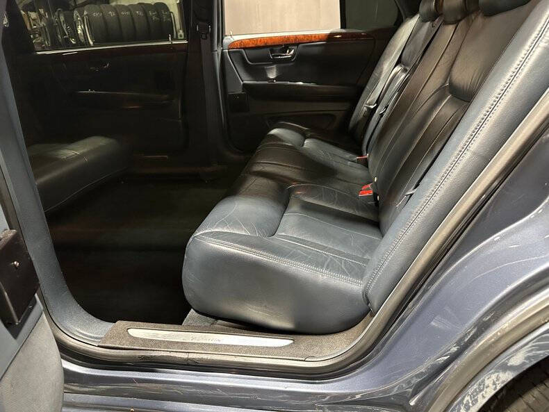 2011 Cadillac DTS Pro Coachbuilder Limo