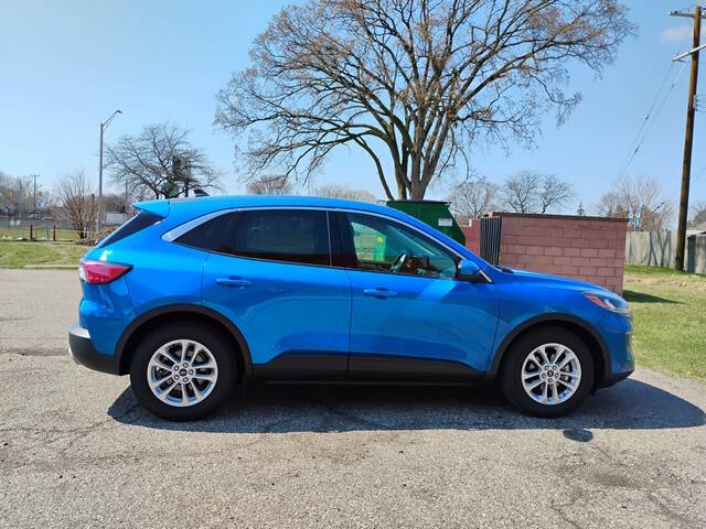 2020 Ford Escape SE