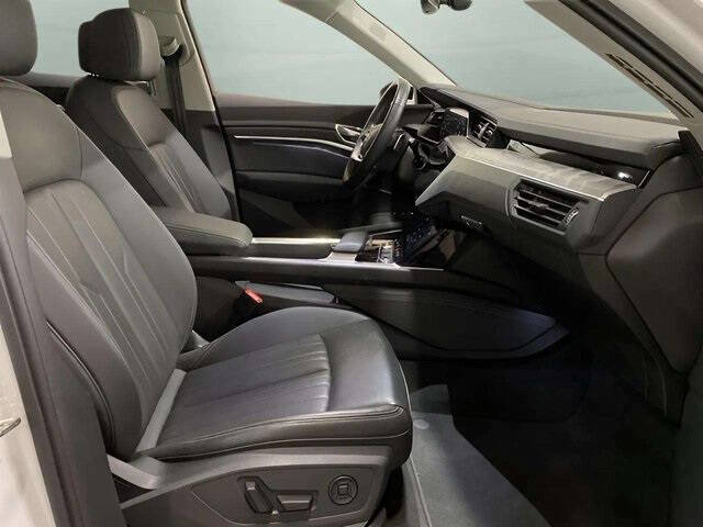 2024 Audi Q8 e-tron quattro Premium Plus