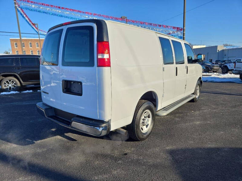 2022 Chevrolet Express 2500