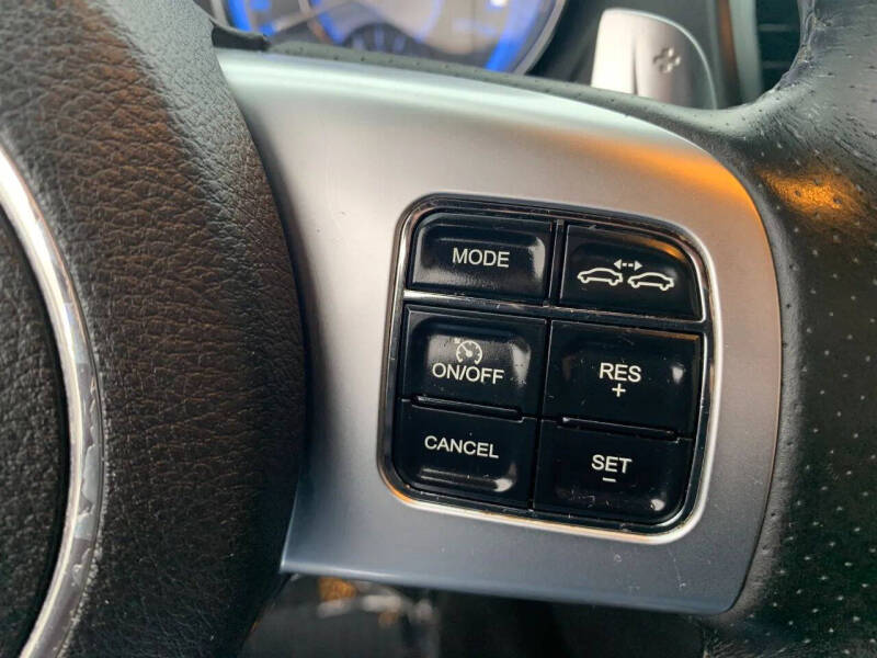 2012 Chrysler 300 SRT8