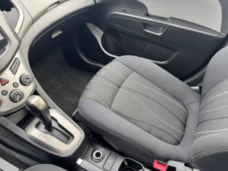 2016 Chevrolet Sonic LT Auto