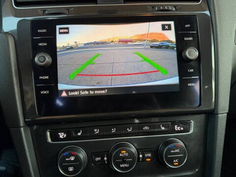 2017 Volkswagen e-Golf SE