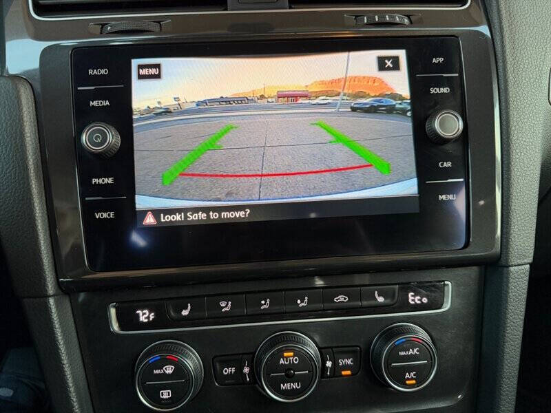 2017 Volkswagen e-Golf SE