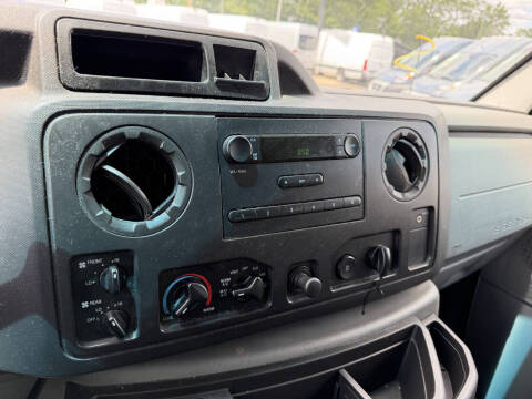 2012 Ford E-Series E-350 SD XL