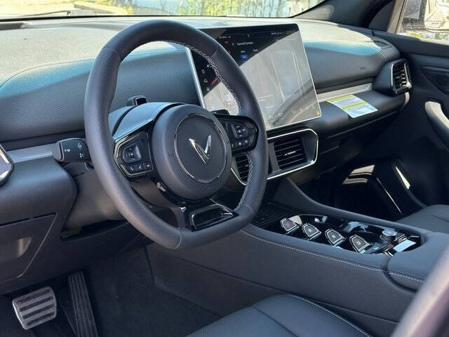 2025 VinFast VF8 Plus