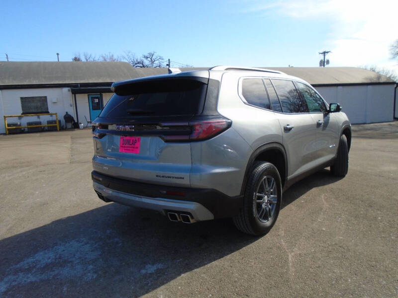 2025 GMC Acadia Elevation