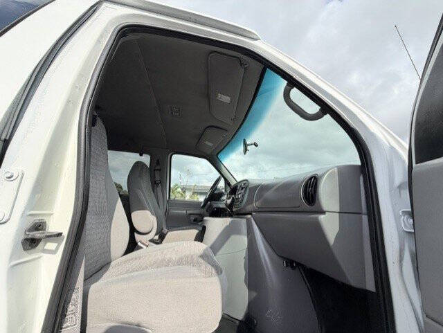 2001 Ford E-Series