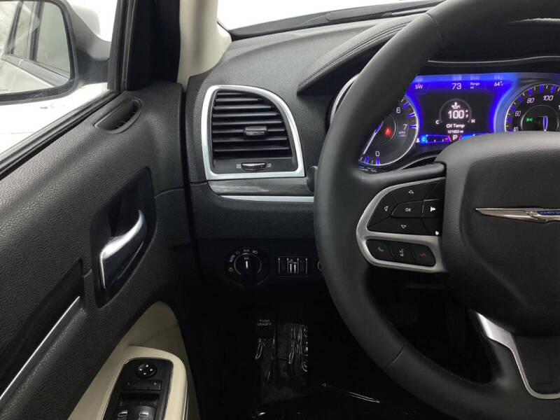 2021 Chrysler 300 Touring