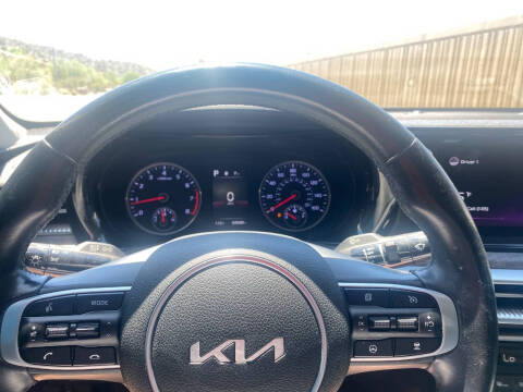 2022 Kia K5 EX