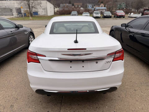 2011 Chrysler 200 Limited