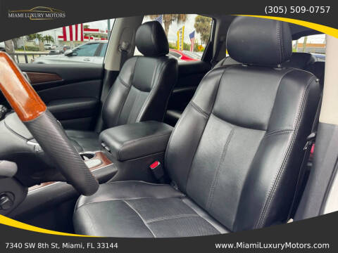 2020 Nissan Pathfinder SL