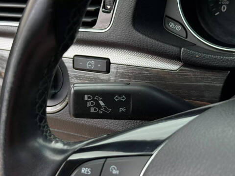 2017 Volkswagen Passat 1.8T SE