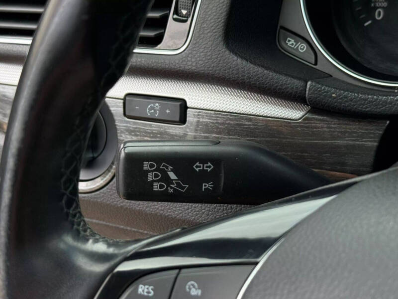 2017 Volkswagen Passat 1.8T SE