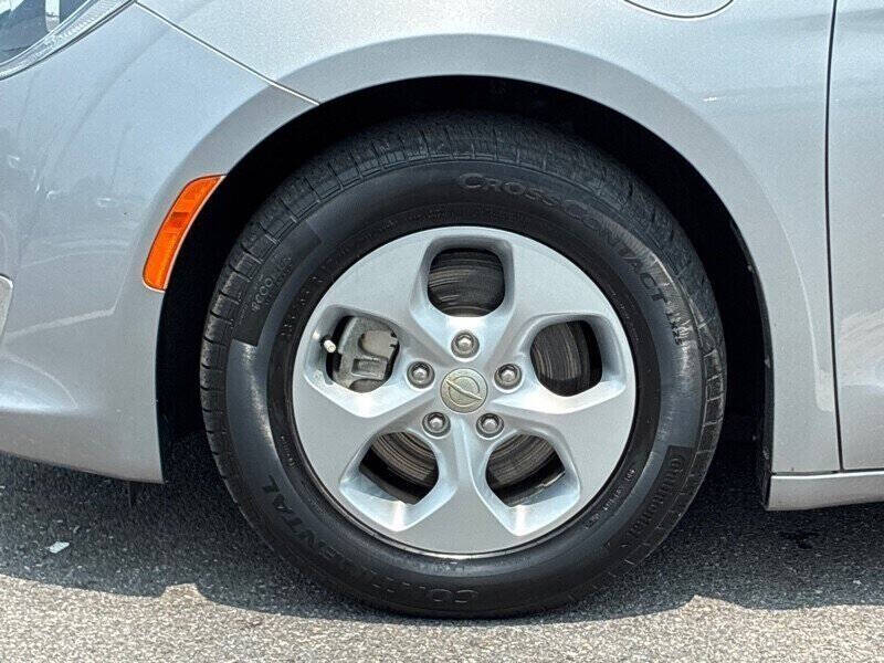 2017 Chrysler Pacifica Hybrid Premium