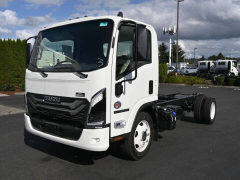 2025 Isuzu NPR