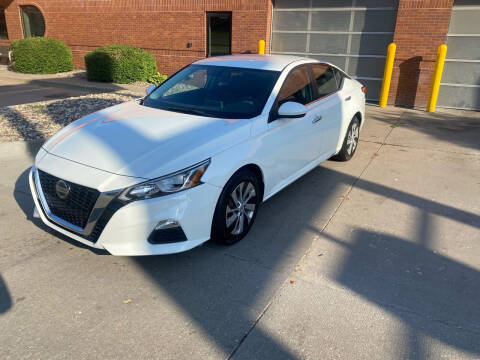 2020 Nissan Altima for sale at Unique Motors in Rock Island IL